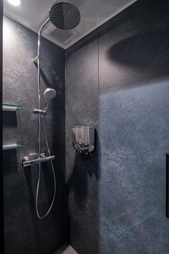 シャワーブース