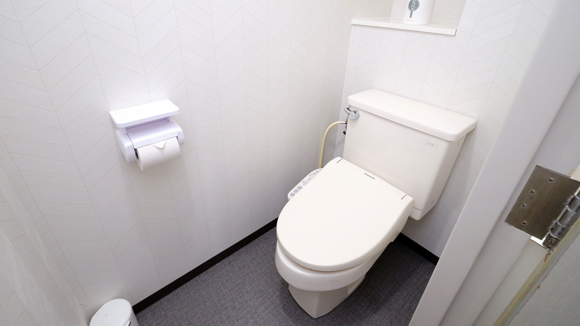 【西館ツイン】【温水洗浄便座完備、トイレとお風呂は別々です】角部屋