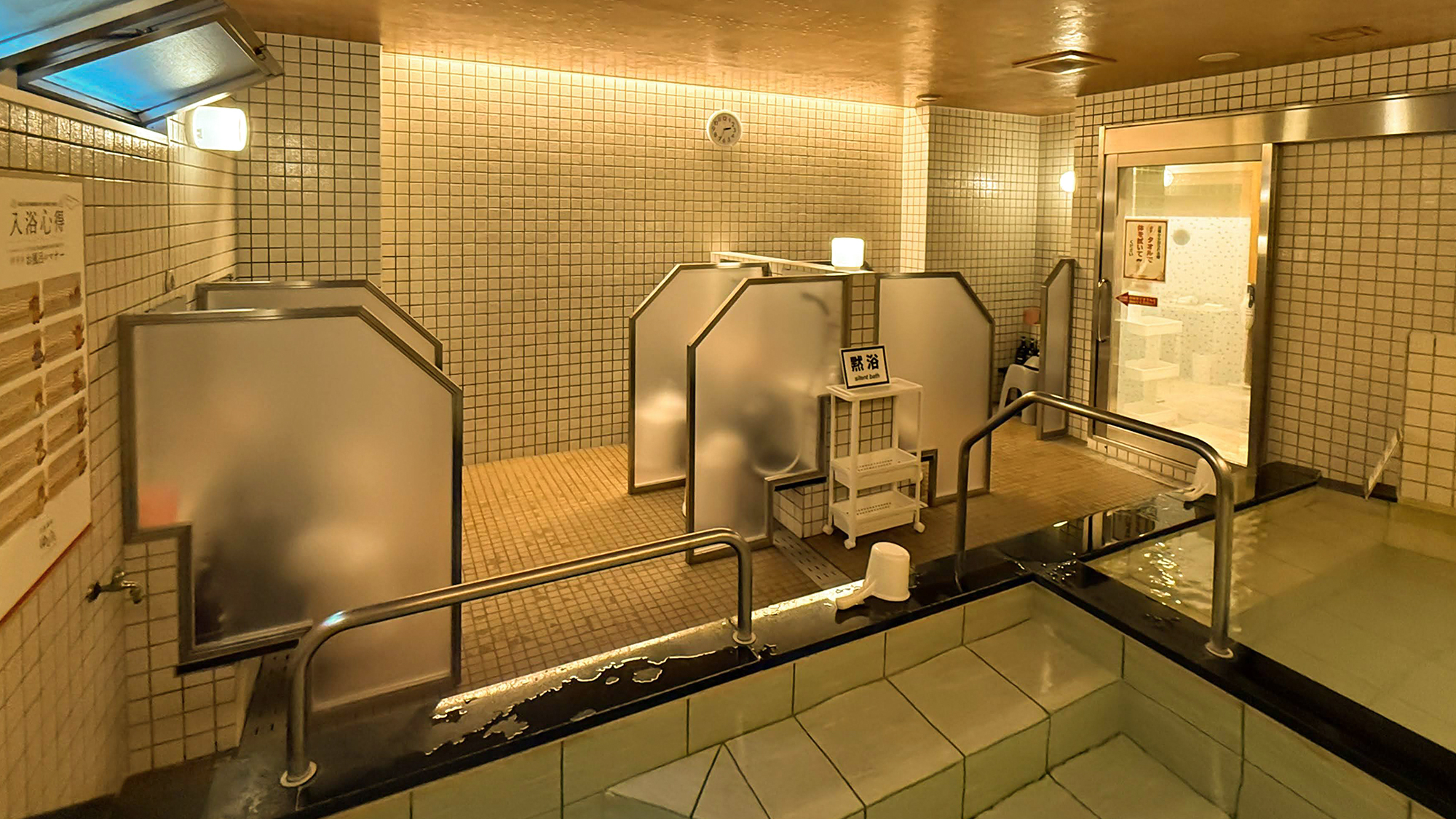 【大浴場・女湯】洗い場は7ヶ所ございます