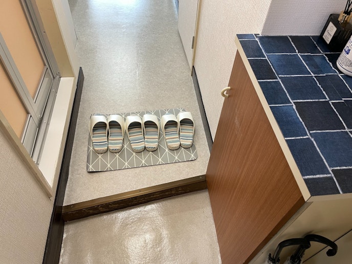 消毒済みスリッパ