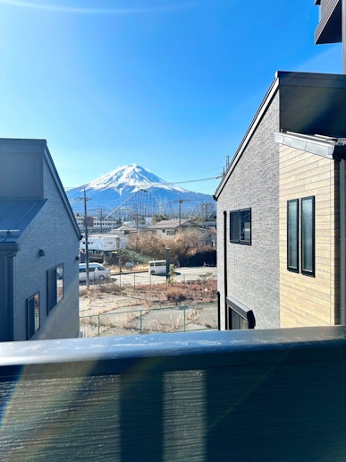 外からでも綺麗な富士山が映えます