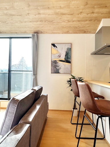 カウンターではお食事をお楽しみいただけます。