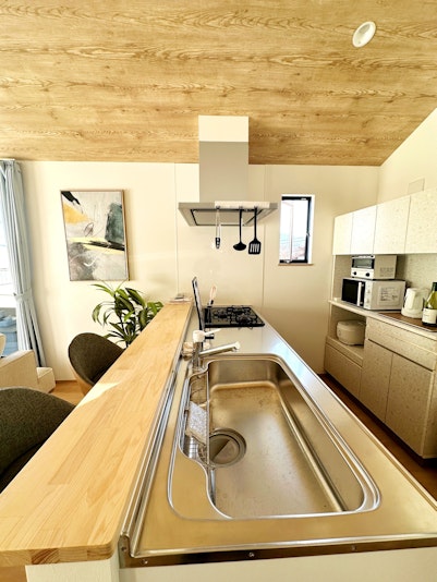 カウンターではお食事をお楽しみいただけます。