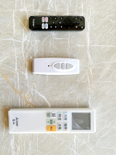 各種機器のリモコン