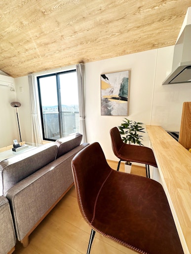 カウンターではお食事をお楽しみいただけます。