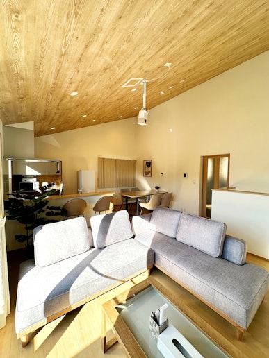 リビングは広々と過ごすことができます。