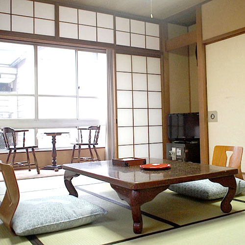 * Contoh kamar tamu / kuno "10 tatami kamar bergaya Jepang"