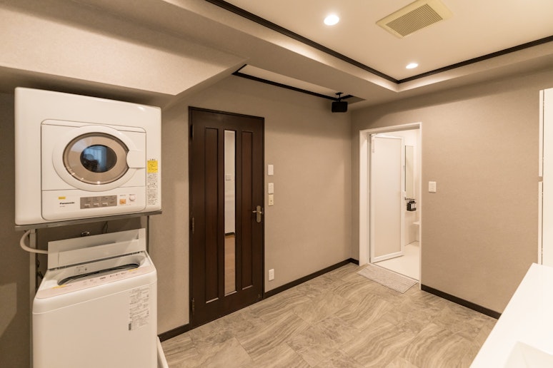 1階　洗面所周辺