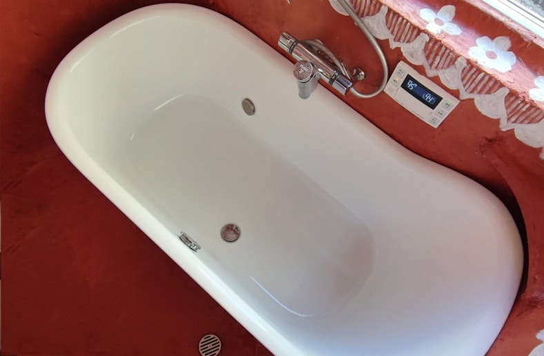 ２人で使用可能な大きなお風呂がございます。