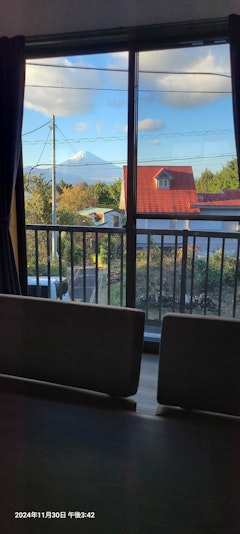 窓からは富士山が綺麗に見えるので映えます