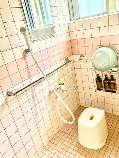 シャワーのみです。バスタブはございません。