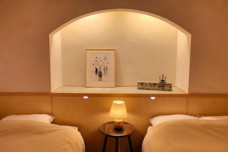 寝室１/シングル１台、セミダブル１台、ダブル１台