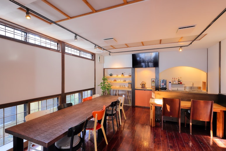 ダイニングルーム/バーカウンターとミニキッチン付き