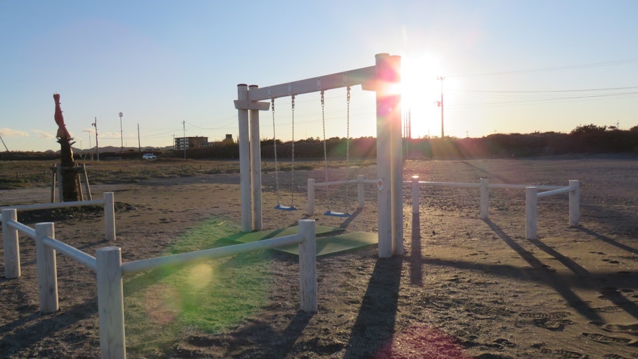 一宮海岸にあるブランコ