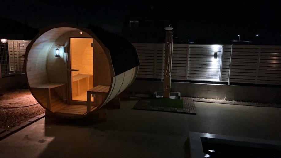 サウナ内の明るさ