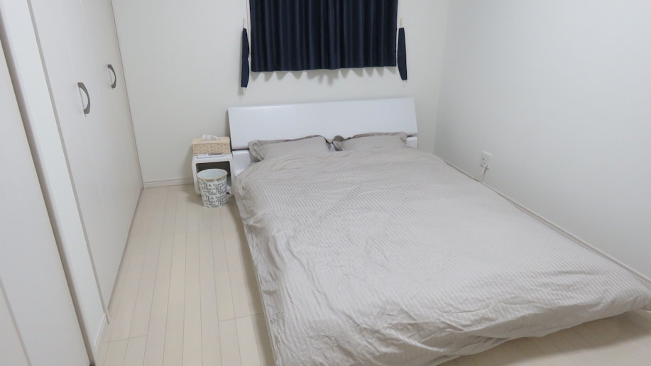 寝室１　ダブルベッド