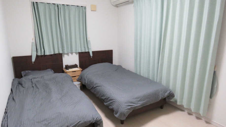 寝室２　シングル&times;２