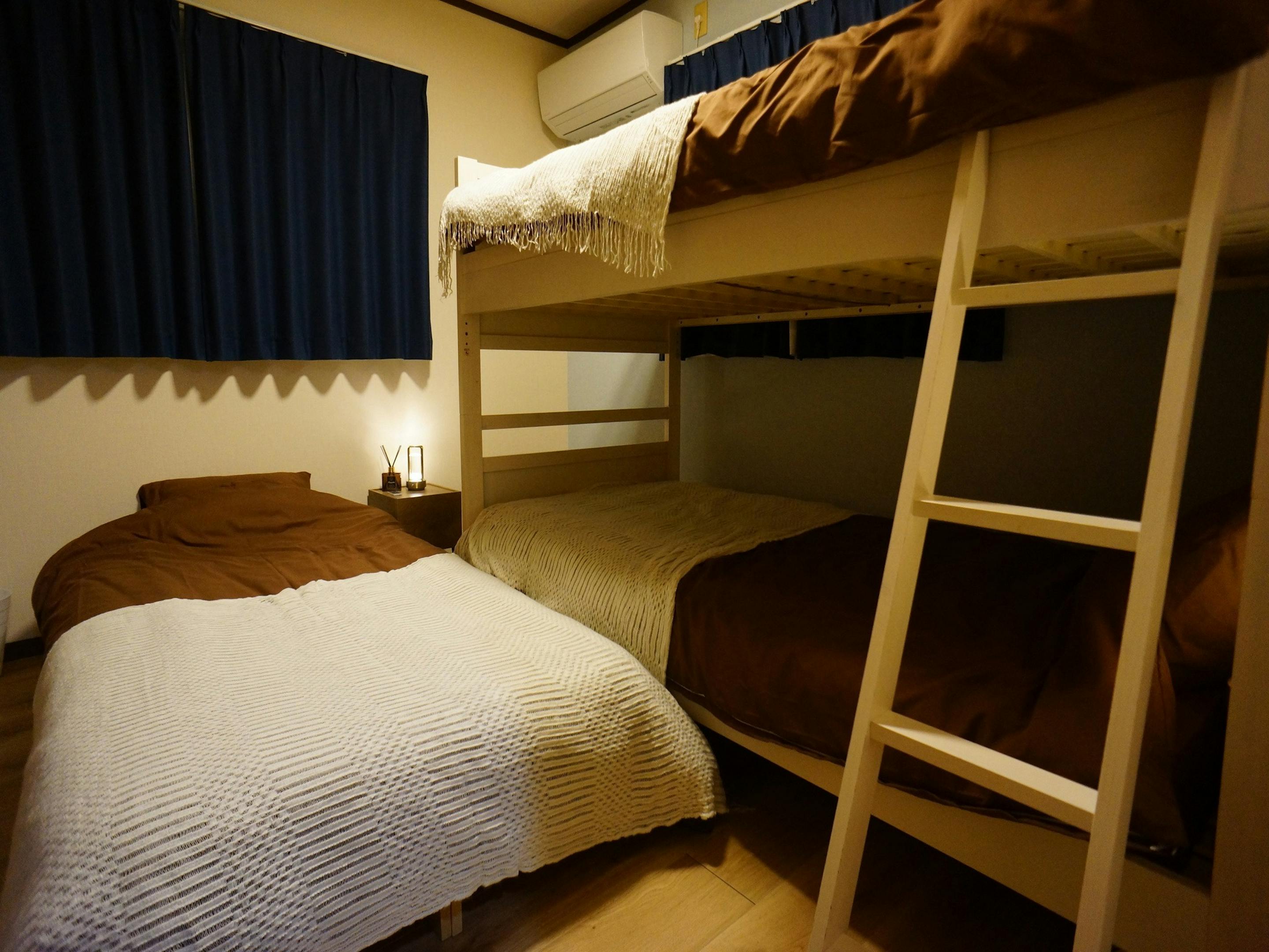 ベットルーム（二段ベット、エクストラベット1台）