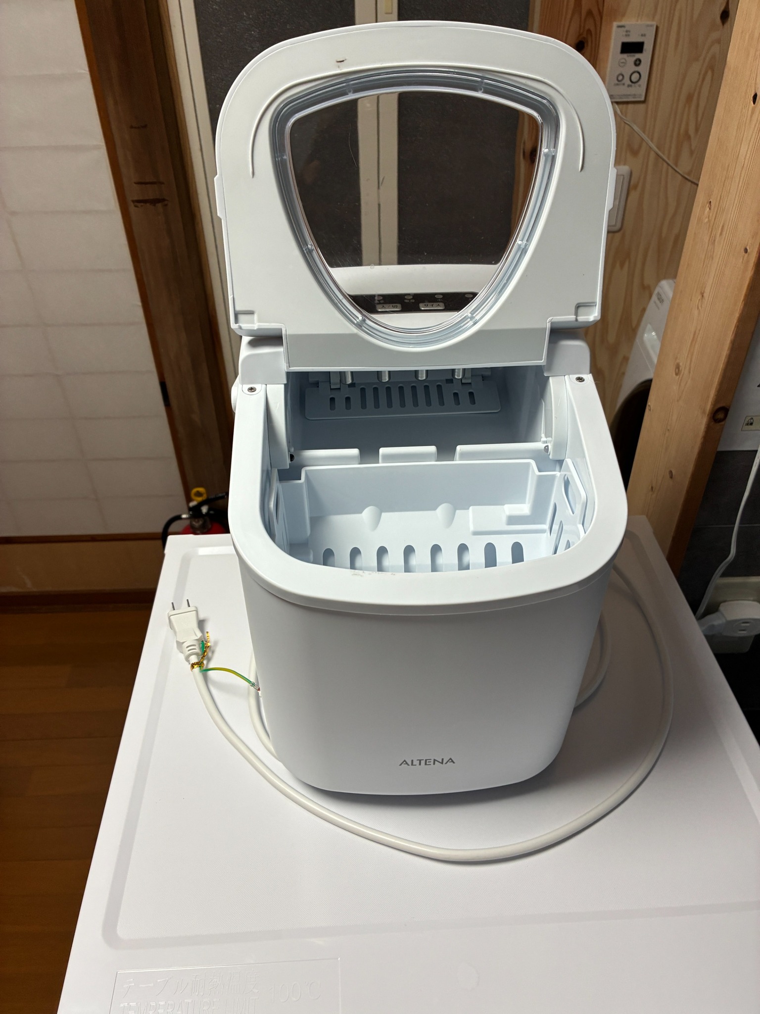 ポータブル製氷機（冷蔵庫上）