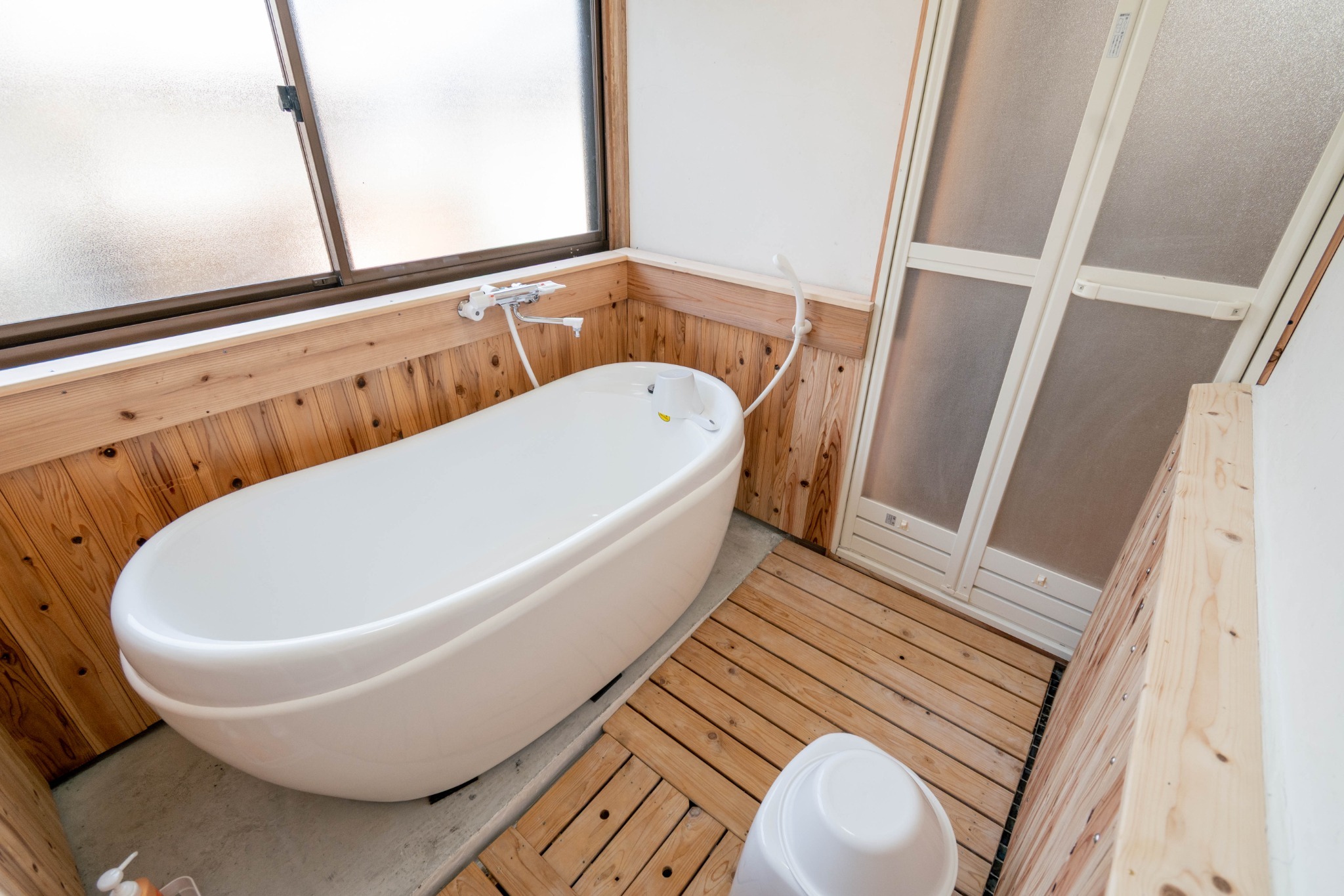 浴室（洗面所側から）