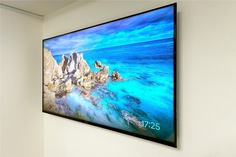 高精細な映像とクリアな音質が映画や番組をより迫力あるものにし、NetflixやYouTubeを...