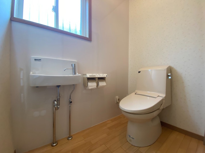 温水洗浄機能付きトイレ