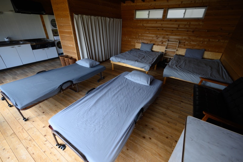 折り畳みシングルベッド２個あり