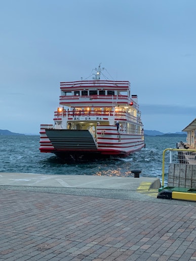高松港のめおん