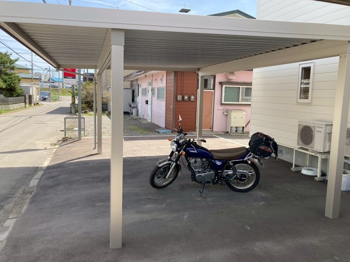 大型バイク4台駐車可