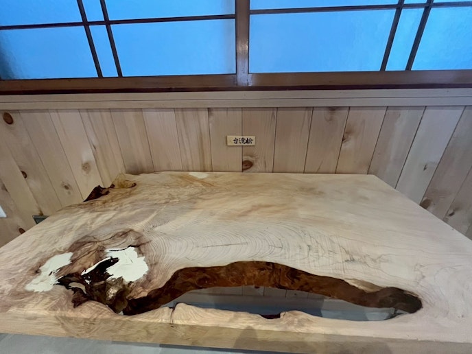 家主自作　台湾桧カウンター