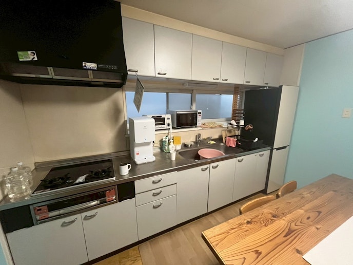 ちょっと古いですが大きなキッチンです