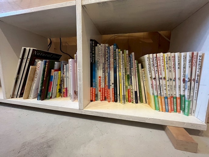 絵本、書籍コーナー