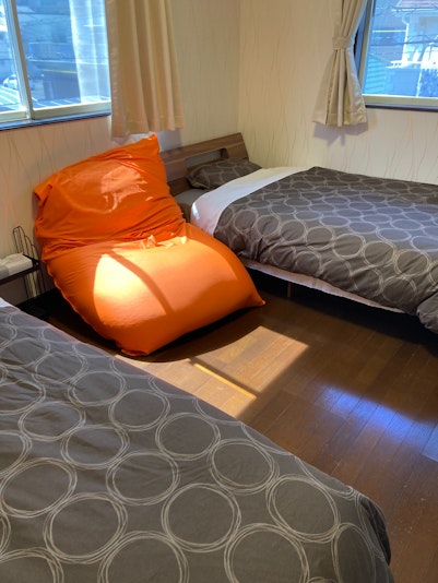 2F Bedroom 2 single beds