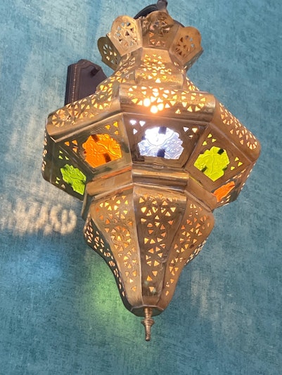 モロッコランプの柔らかな光　Moroccan lamp in the living room