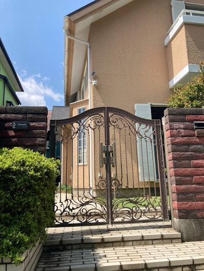 門扉入り口　Entrance Gate