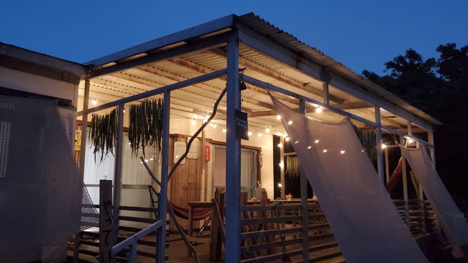 ウッドデッキ（夜）