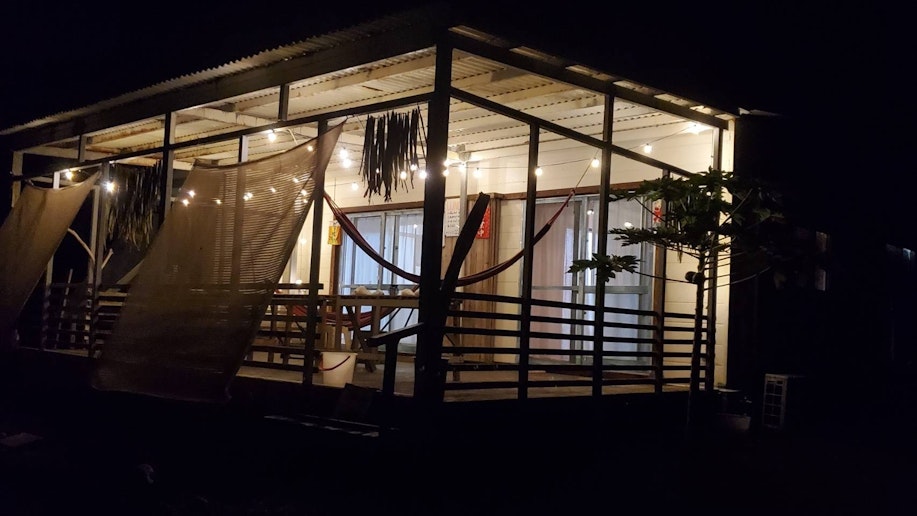 ウッドデッキ（夜）