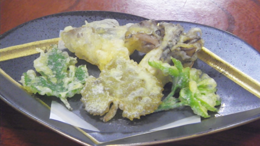 *【夕食一例】さくっと。山菜の天ぷら