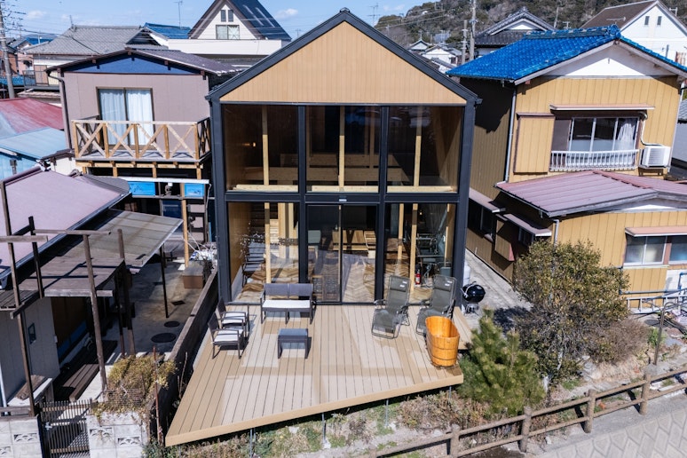 テラスエリア、外観