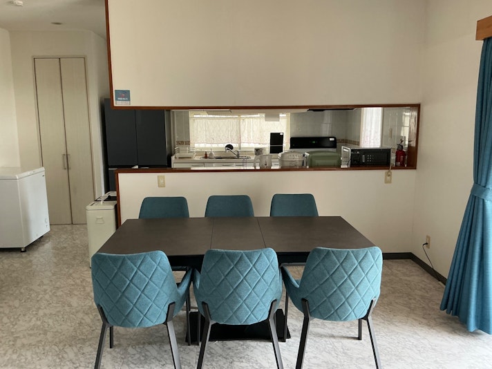 ダイニングテーブル