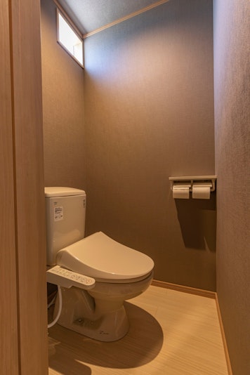 ウォシュレット付きのトイレ