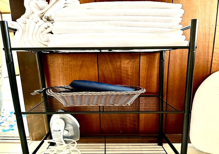 ドライヤー、アイロンなど豊富に揃えております。