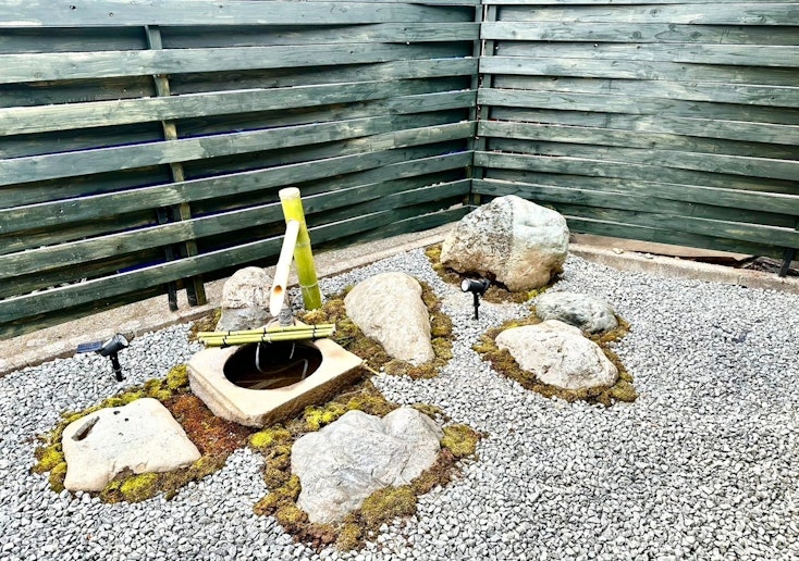 屋外にある和の心が感じられるスペースです。記念写真などいかがでしょうか。