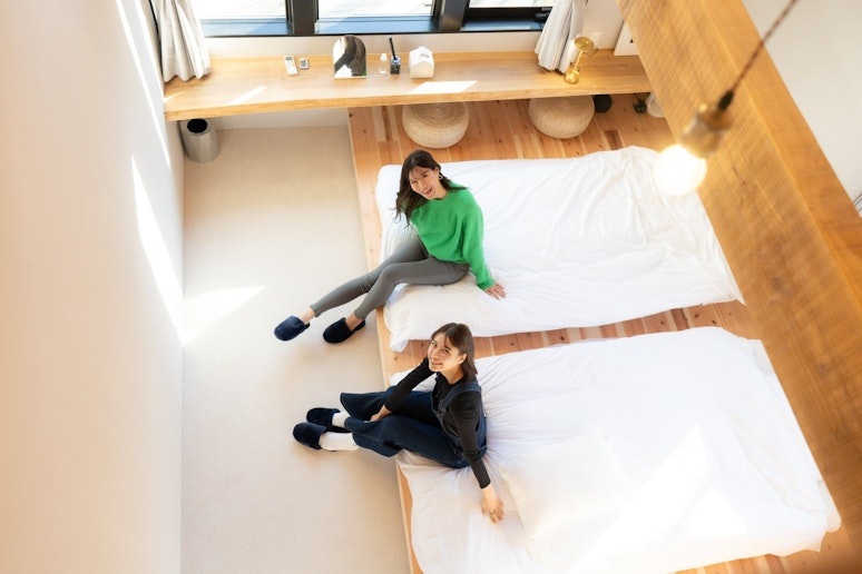 ベットルームは、窓の光で明るい印象となっており、ゆっくりとお寛ぎ頂けます。