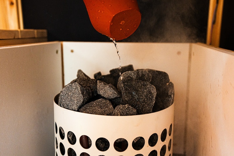 ロウリュをすることもできます。