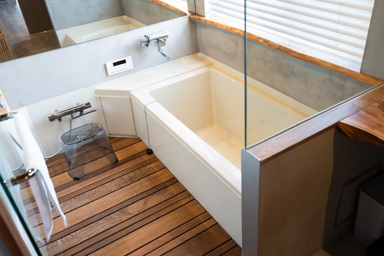 外の浴槽とは、また違ったくつろぎ方ができ、心と体を癒してくれます。