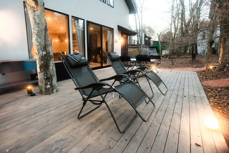 ととのい椅子ご用意しています！リクライニングチェアで空を見上げてととのいましょう。