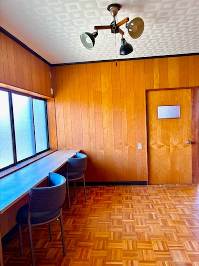 カウンターがあるので軽作業もできます