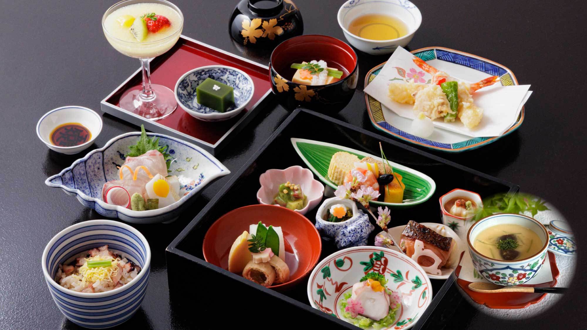 【お得一泊二食プラン】ご夕食ご朝食会場おまかせ！夕食は蛸飯が入りました特別季節御膳　【かけはし】