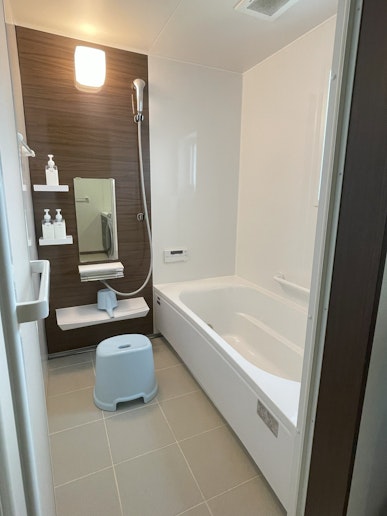 浴室は広く、追い炊き付き！足を延ばして入浴ができ旅の疲れを癒してくれます